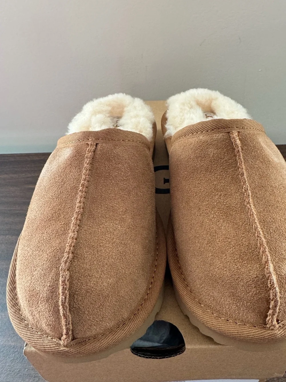 UGG Keegan Chestnut Suede Shearling Slide Slippers Kids 2M Cozy Comfort NWT